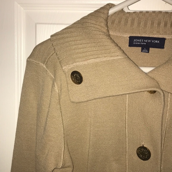 Signature Jones New York Button Down - Picture 1 of 4